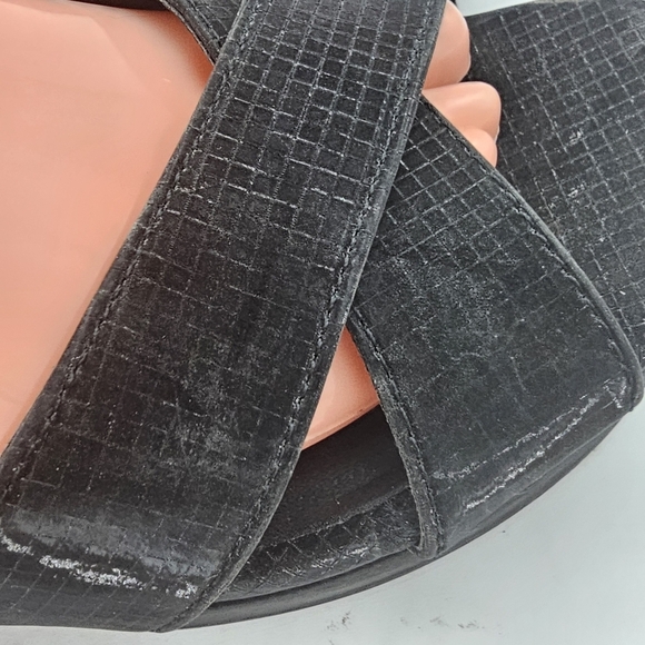 Kenneth Cole Reaction Reeva Platform Heels Black Women's Size 8 NWOT - Picture 4 of 9